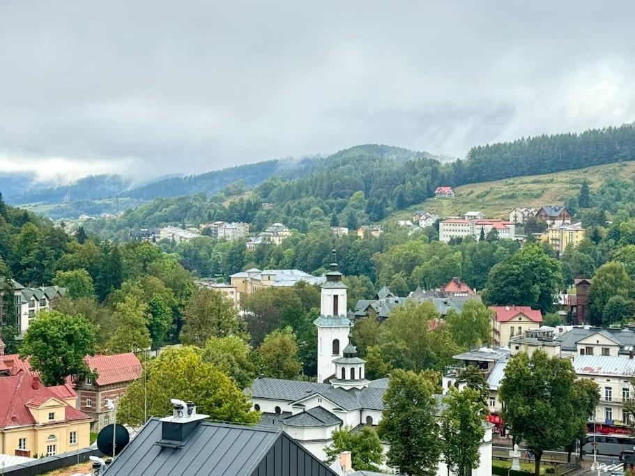 Art & Sunski Studio Z Garazem Podziemnym Krynica-Zdrój Exterior foto